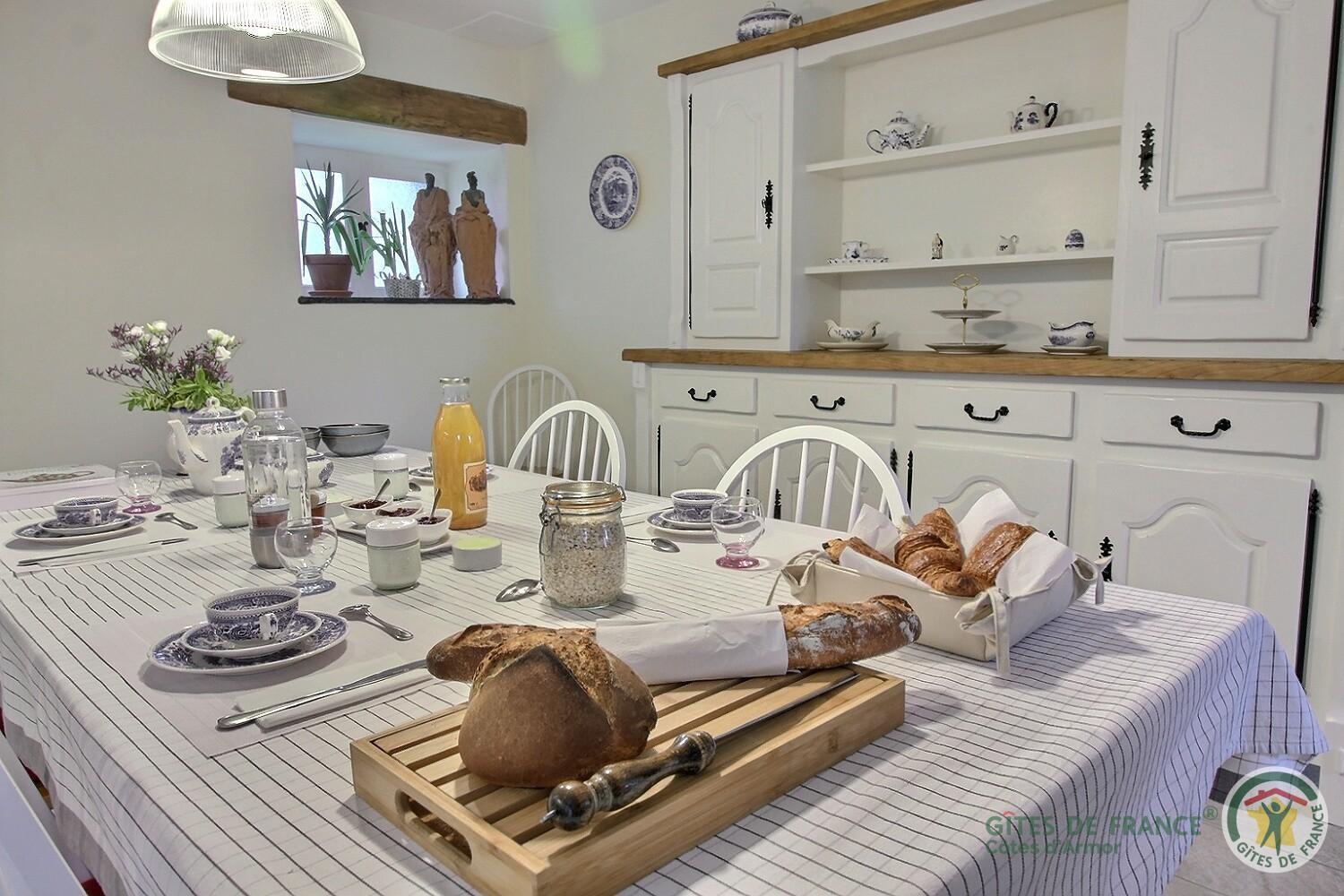 Bed and Breakfast Le Parfum Des Fleurs Plussulien Экстерьер фото